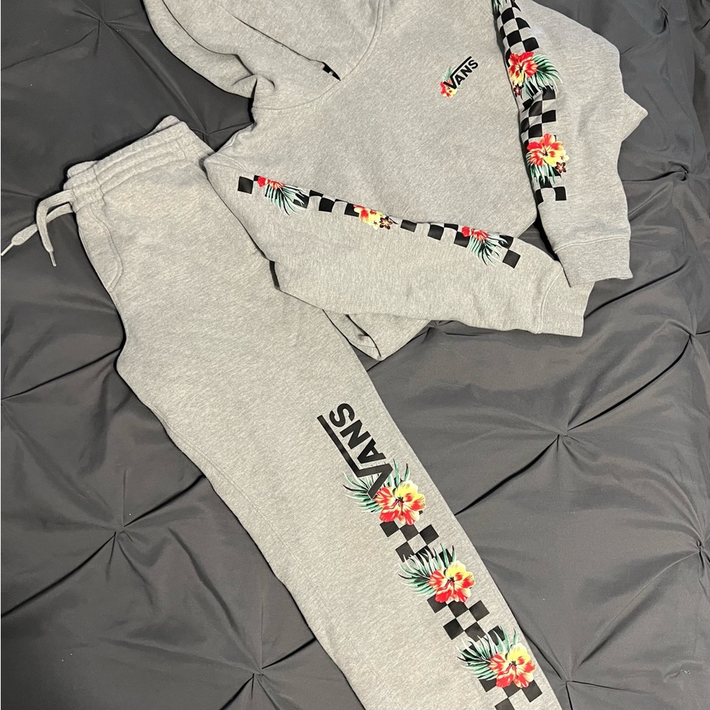 Vans Kids Gray Hoodie & Joggers with Floral Accents size L/XL